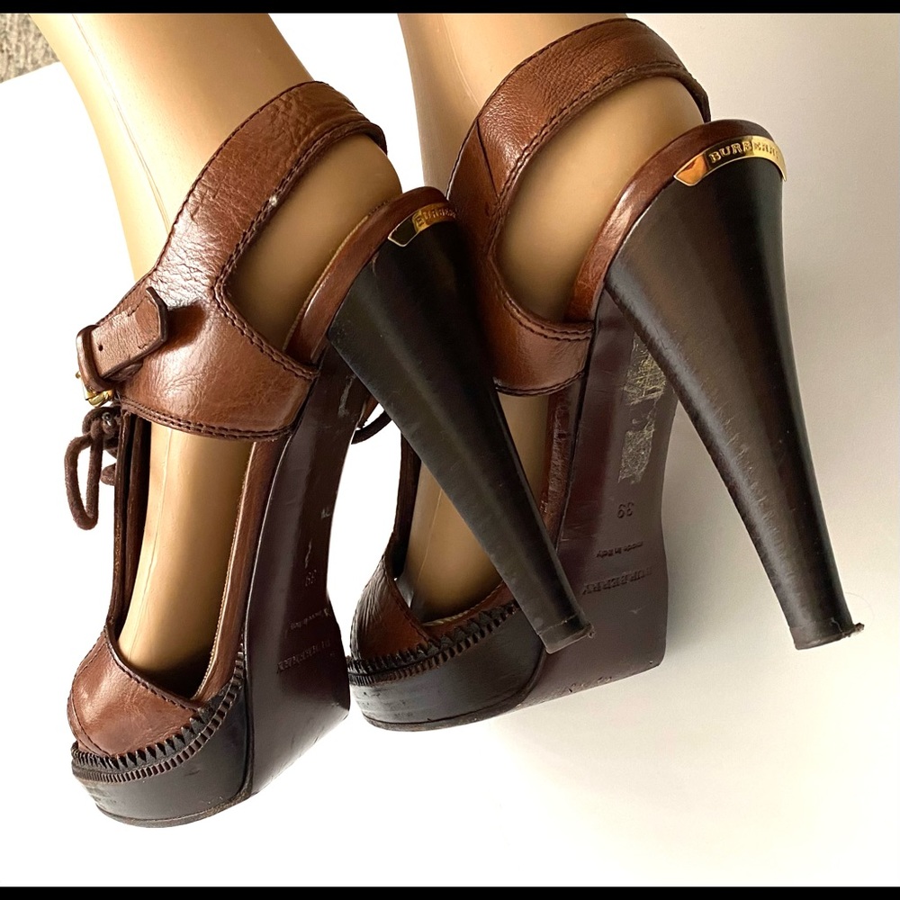 Burberry Heels - Picture 2 of 8